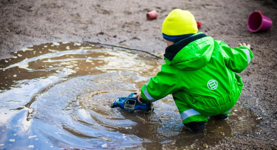 raincoat for men company